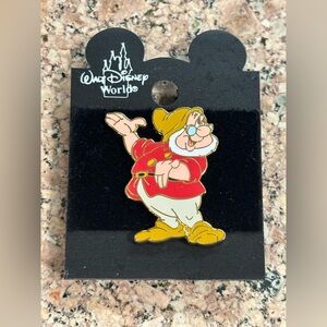 Disney Pin Snow White And The Seven Dwarfs Doc Disney Pin